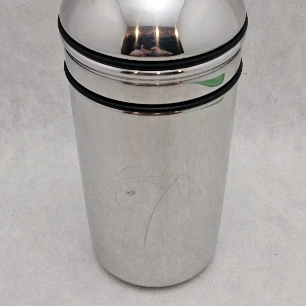 VTG Oneida 16 oz Mirrored Stainless Steel 3 Piece Cocktail Shaker w Black Trim